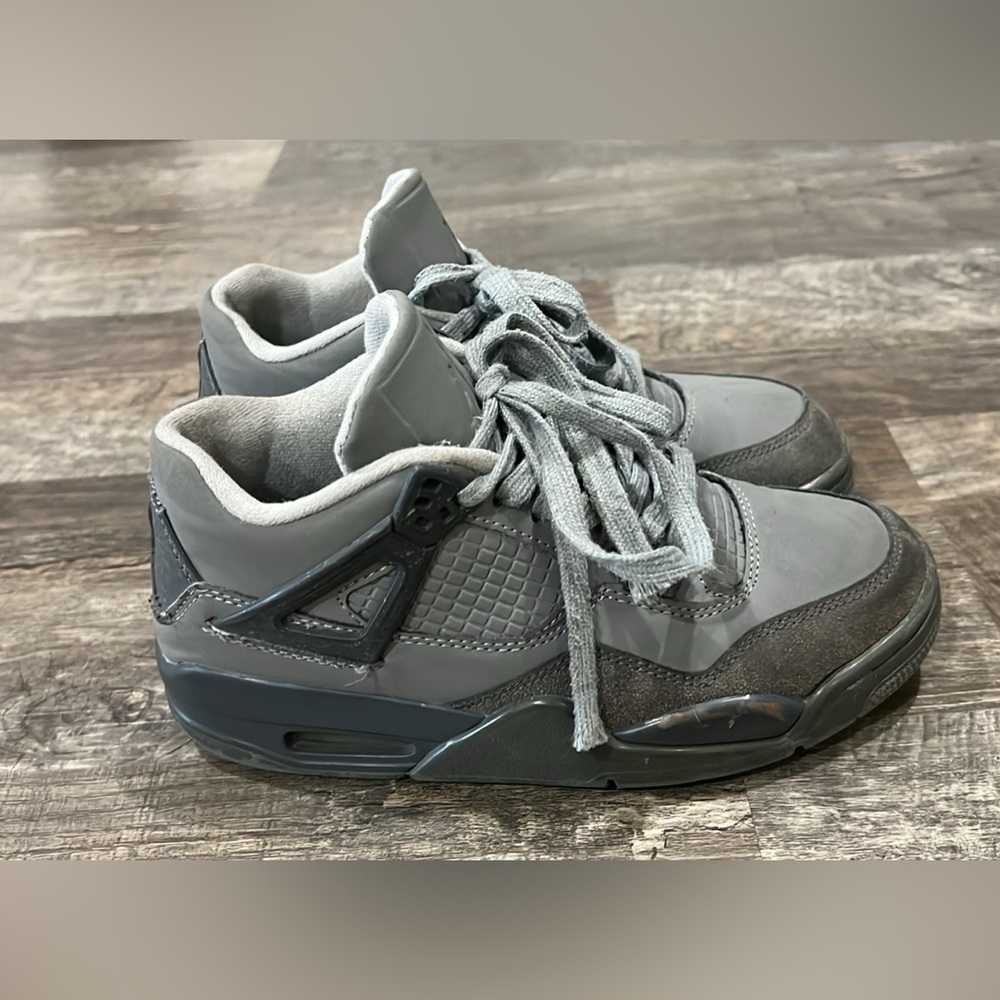 Kids Jordan Retro 4 Gray Athletic Shoes
